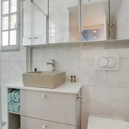 Aux Loges De L'orangerie * Versailles