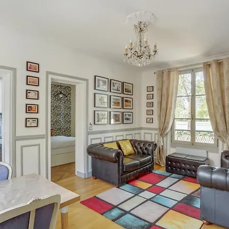 Aux Loges De L'orangerie Apartment